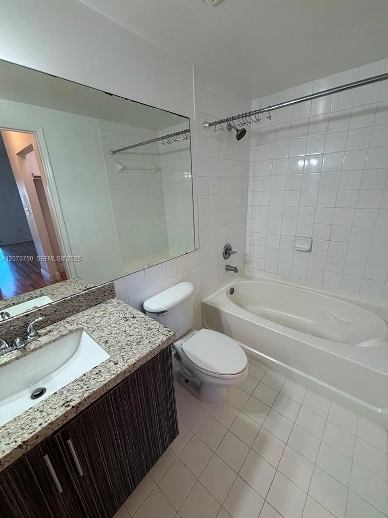 5077 NW 7th St # 917, Miami FL 33126 photo 5