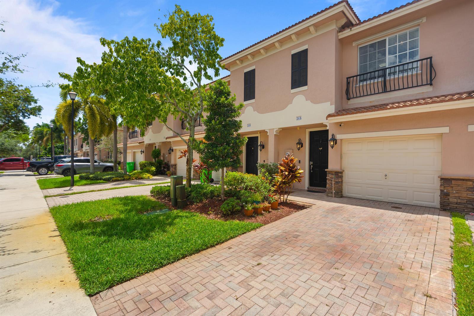 213 Las Brisas Circle, Sunrise FL 33326