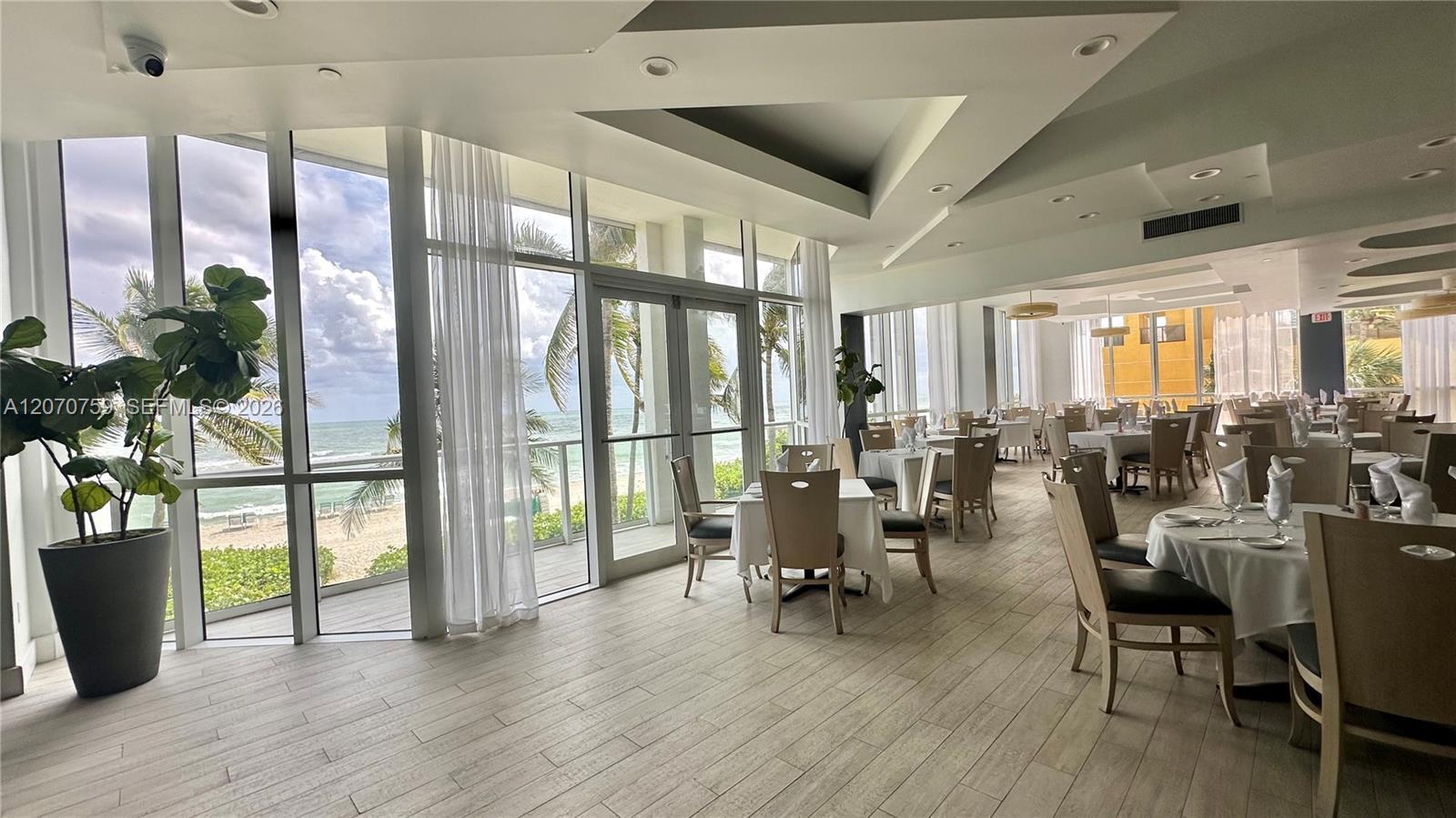 16425 E Collins Ave # 1215, Sunny Isles Beach FL 33160 photo 3