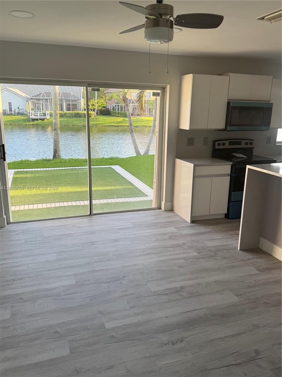 13950 Oak Ridge Dr, Davie FL 33325 photo 2