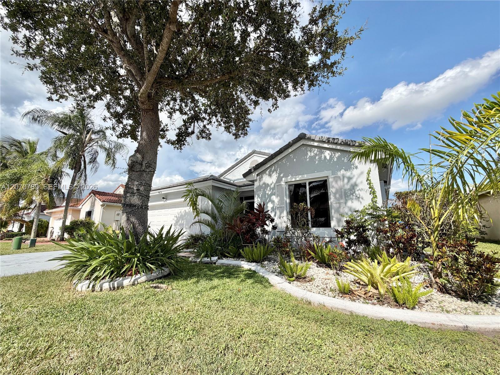 415 NW 165th Ave, Pembroke Pines FL 33028 photo 2