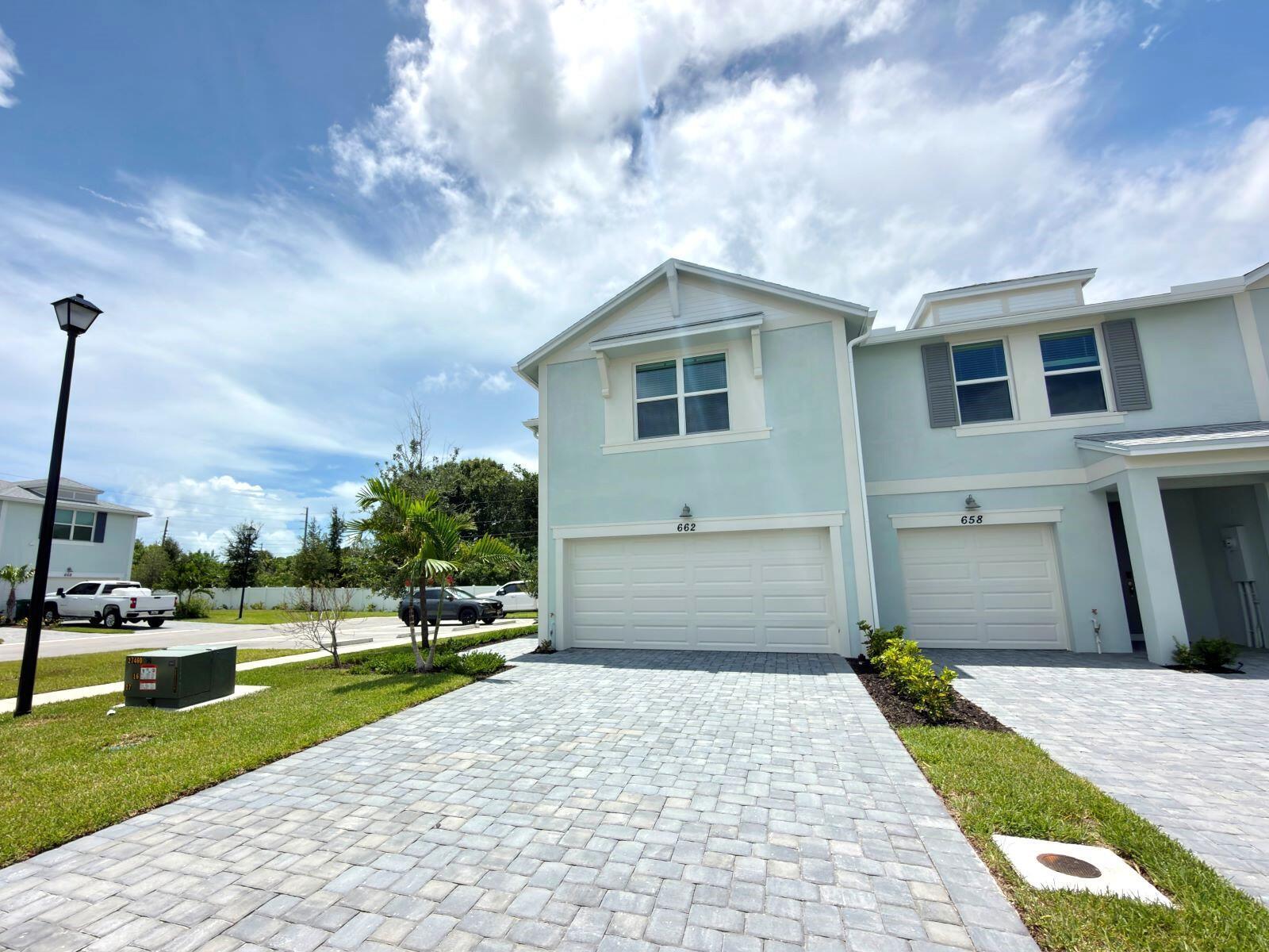 662 Salisbury Circle, Fort Pierce FL 34982 photo 3