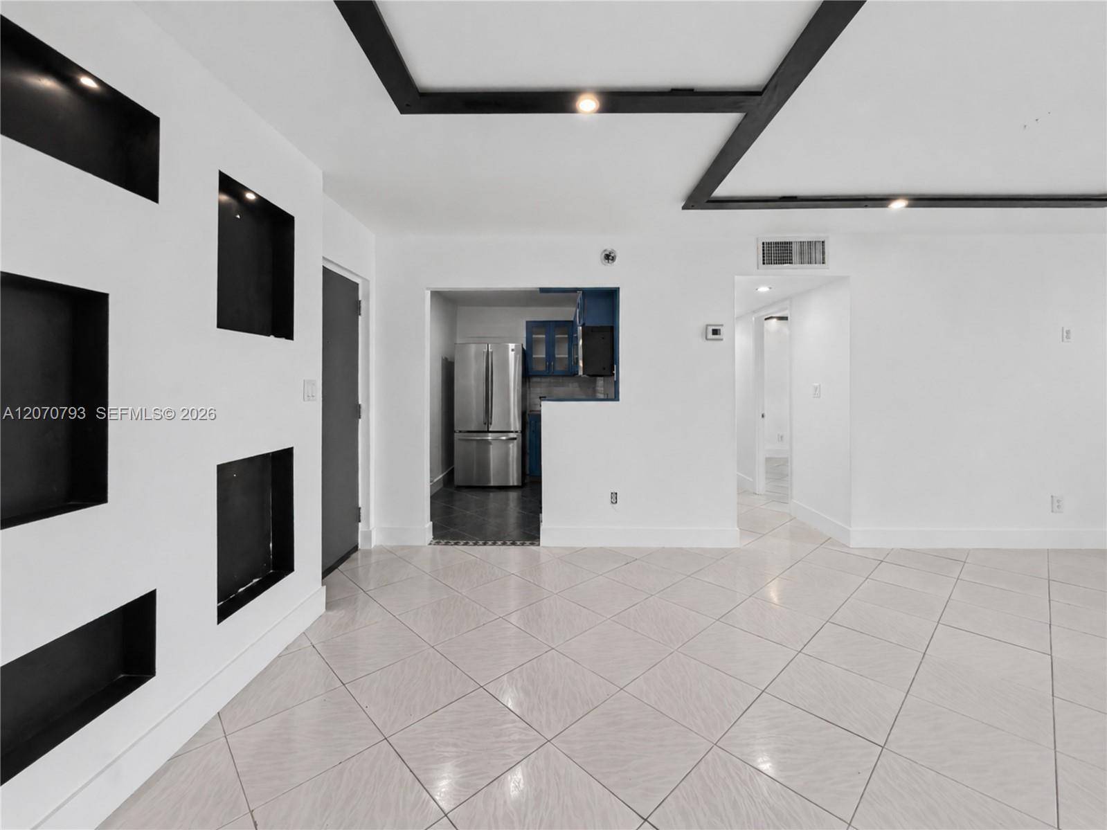 8411 NW 8th St # 102, Miami FL 33126 photo 3