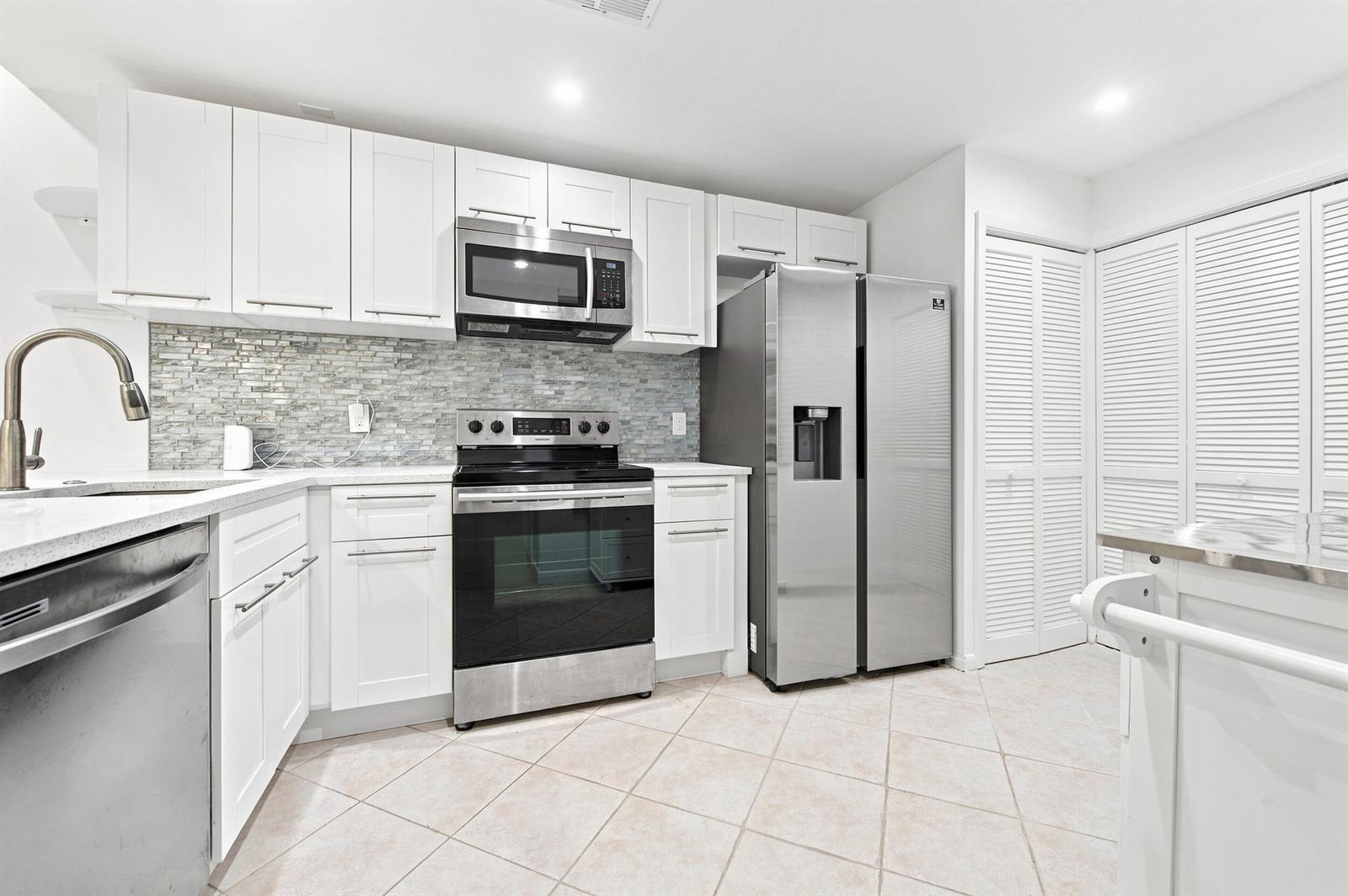7508 La Paz Boulevard # 107, Boca Raton FL 33433 photo 4