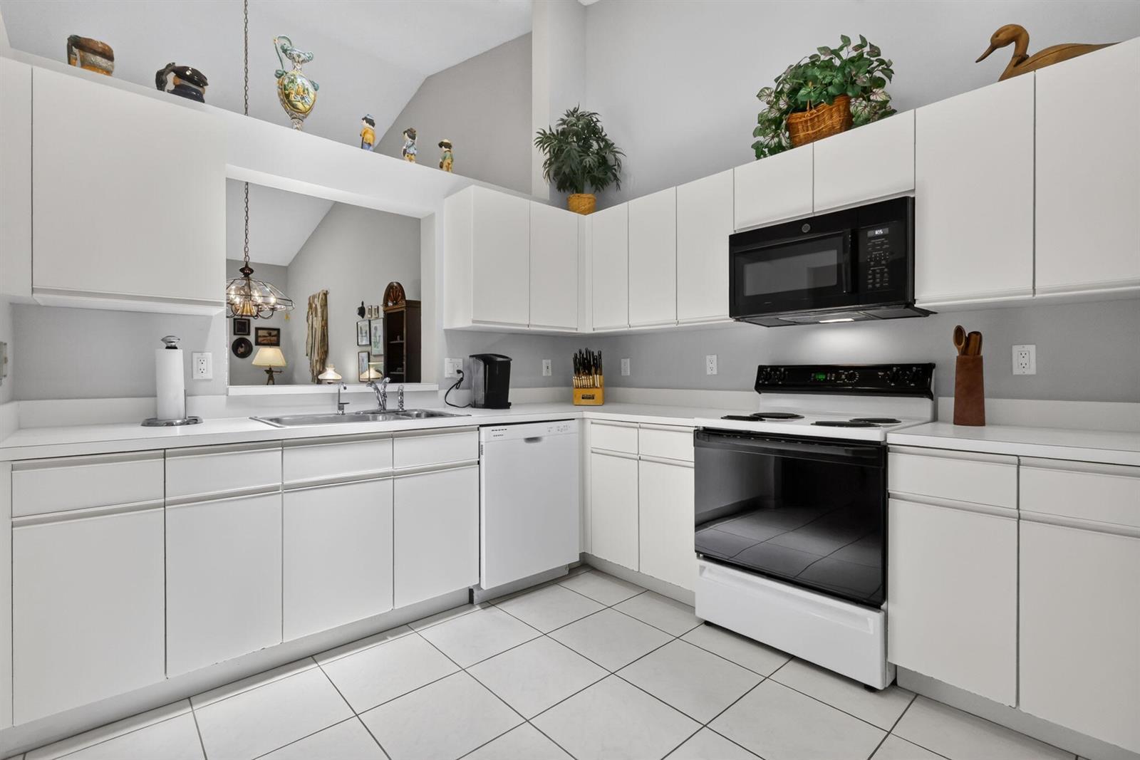 7223 Summer Tree Drive, Boynton Beach FL 33437 photo 4