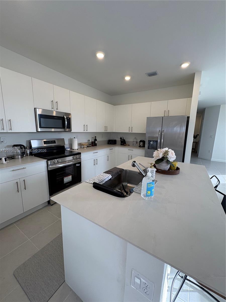 2409 SE 28th St, Homestead FL 33035 photo 5