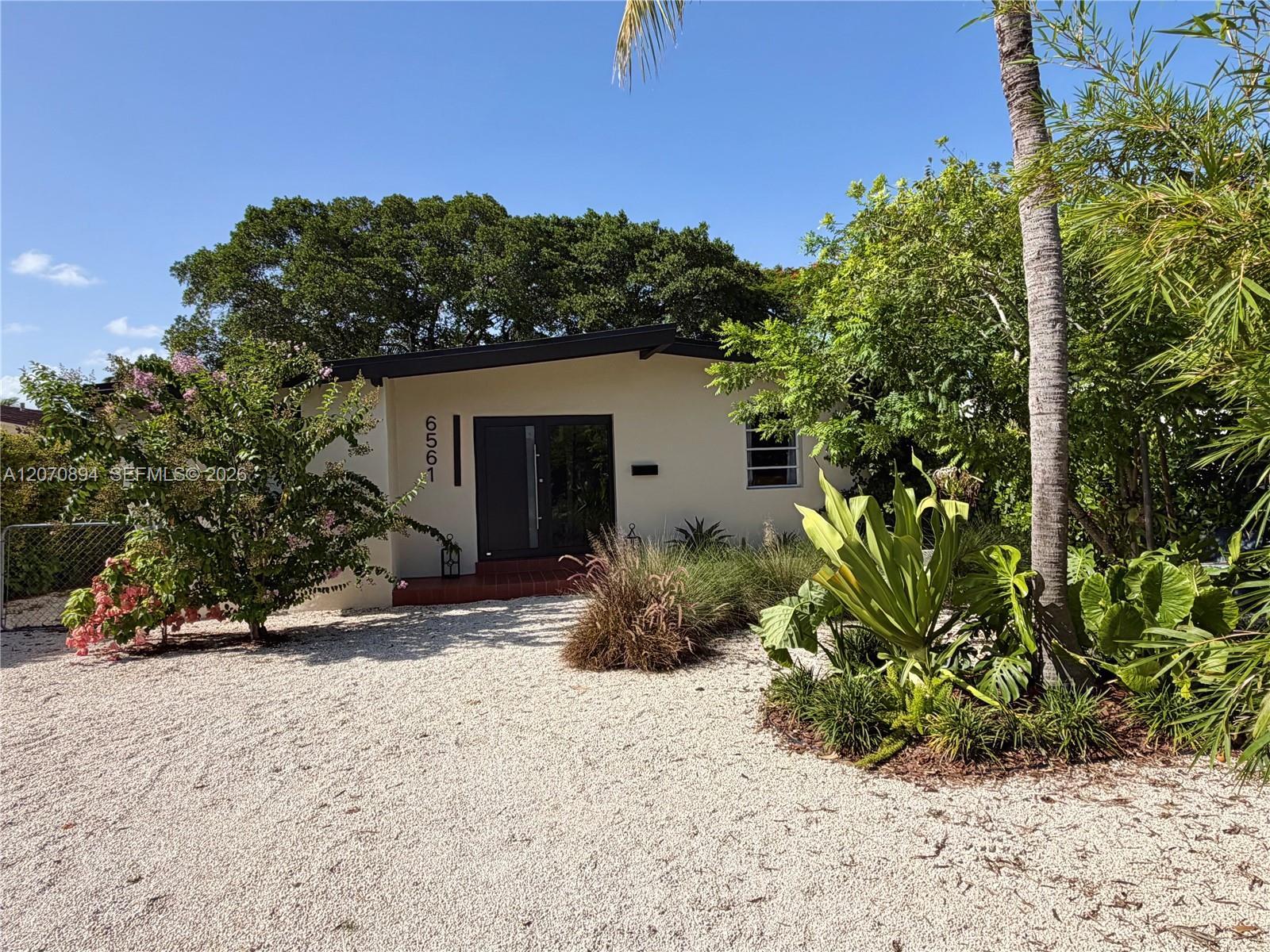 6561 SW 34th St, Miami FL 33155 photo 2