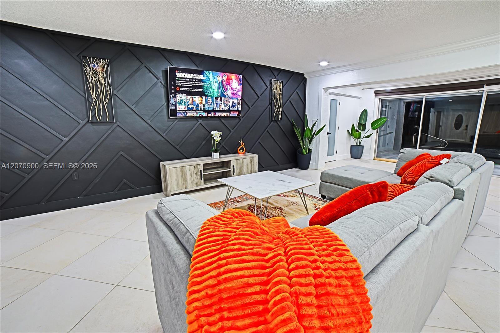 8651 Sunset Strip, Sunrise FL 33322