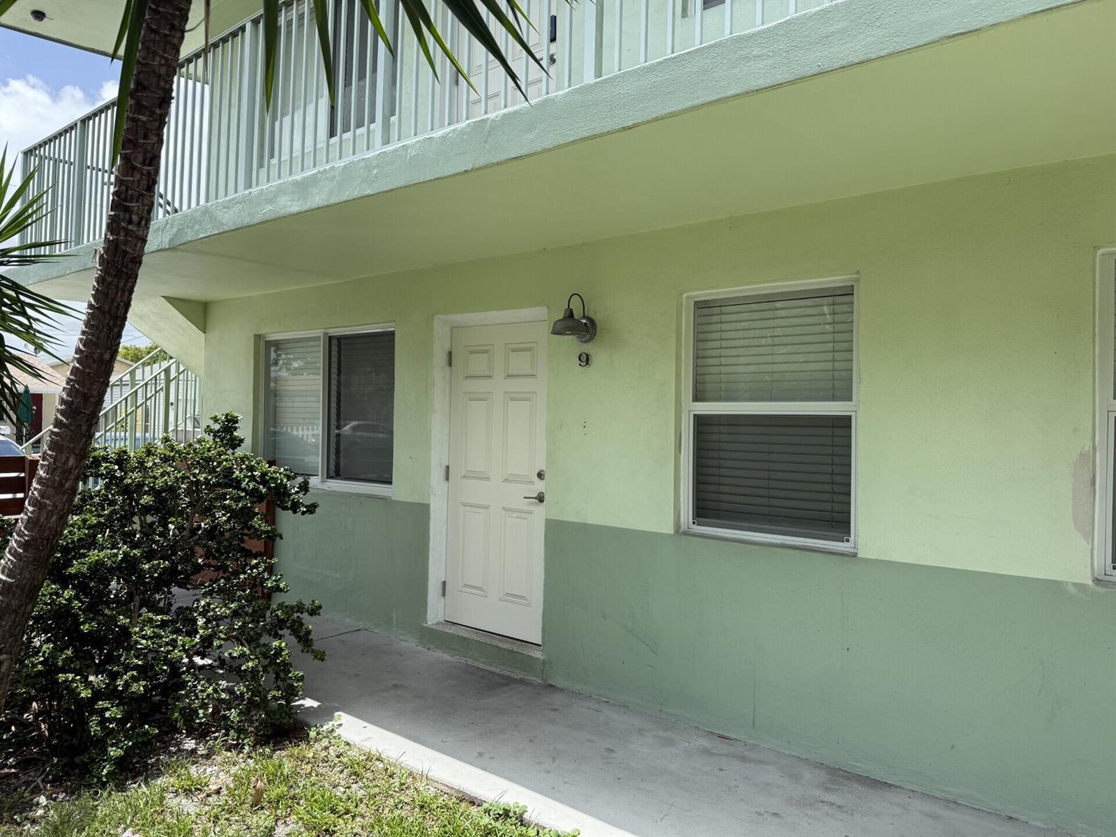 1118 N H Street # 14, FL 33460