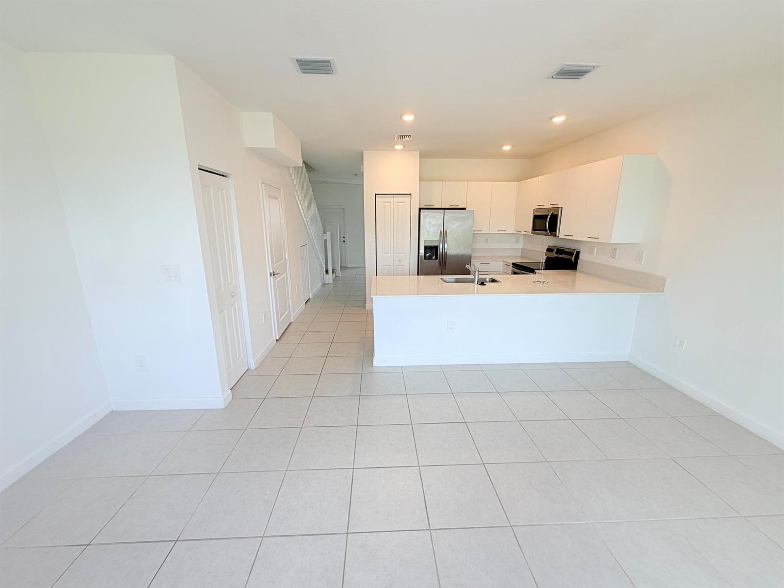 2330 NW 125TH Street, Miami FL 33167 photo 3