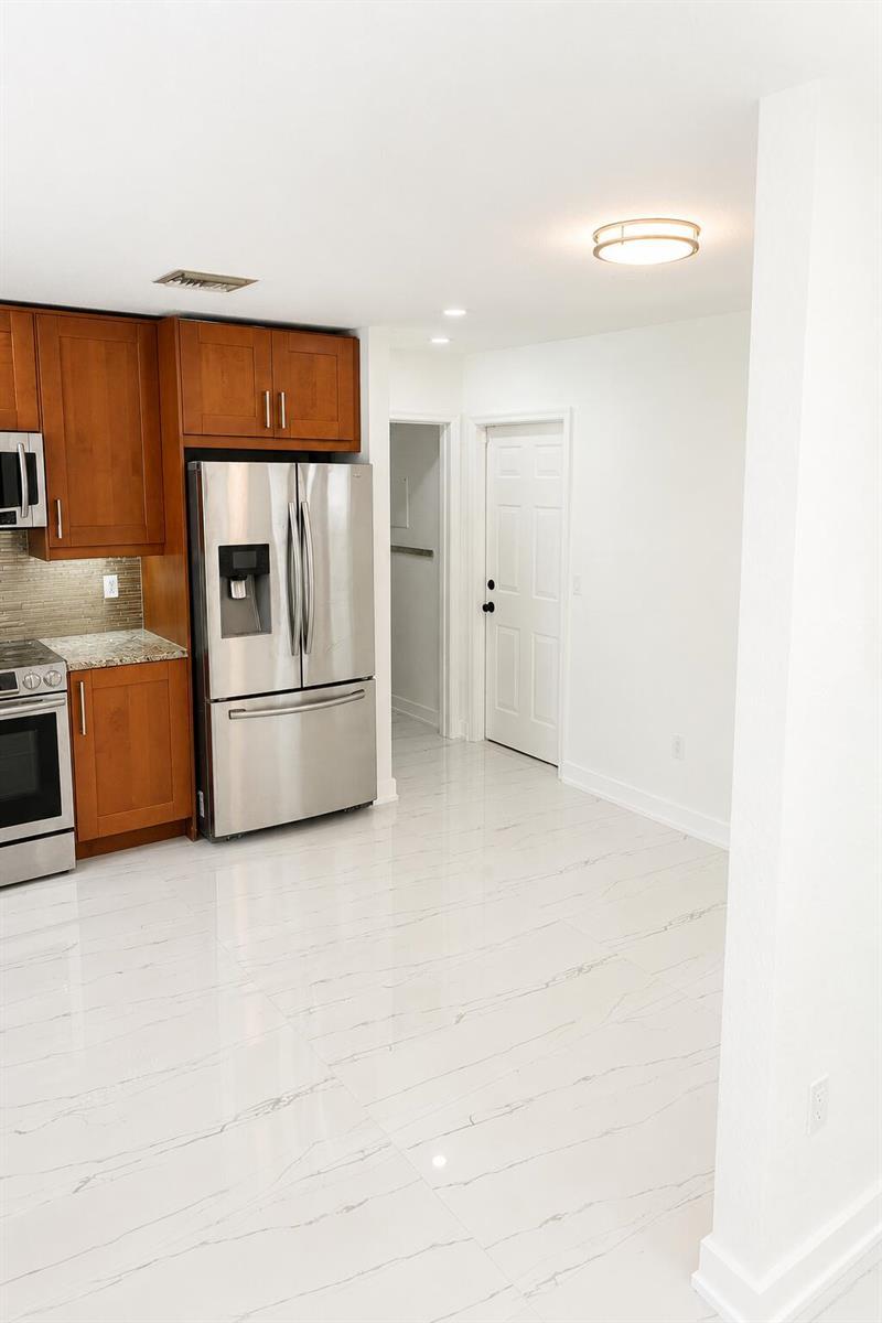 300 NW 17TH Avenue, Pompano Beach FL 33069 photo 5