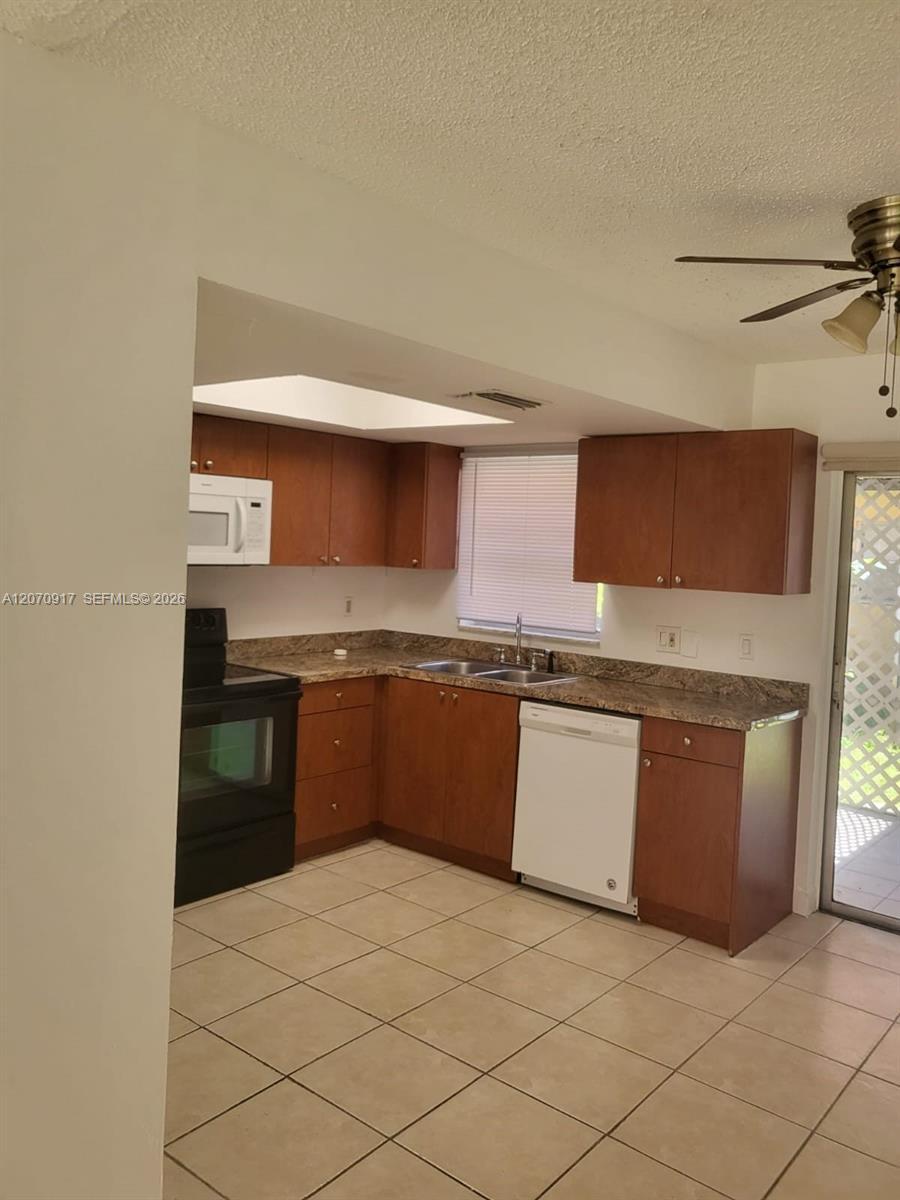 Lauderhill, FL 33313 photo 3