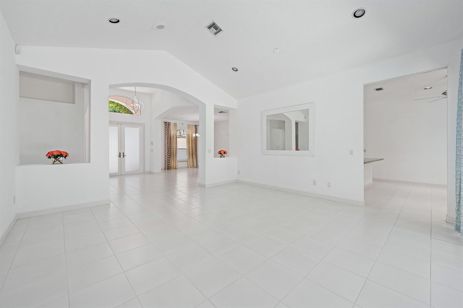 18504 SE Heritage Oaks Lane, Jupiter FL 33469 photo 5