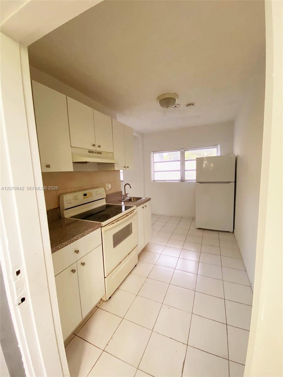 2612 Johnson St # 13, Hollywood FL 33020 photo 2