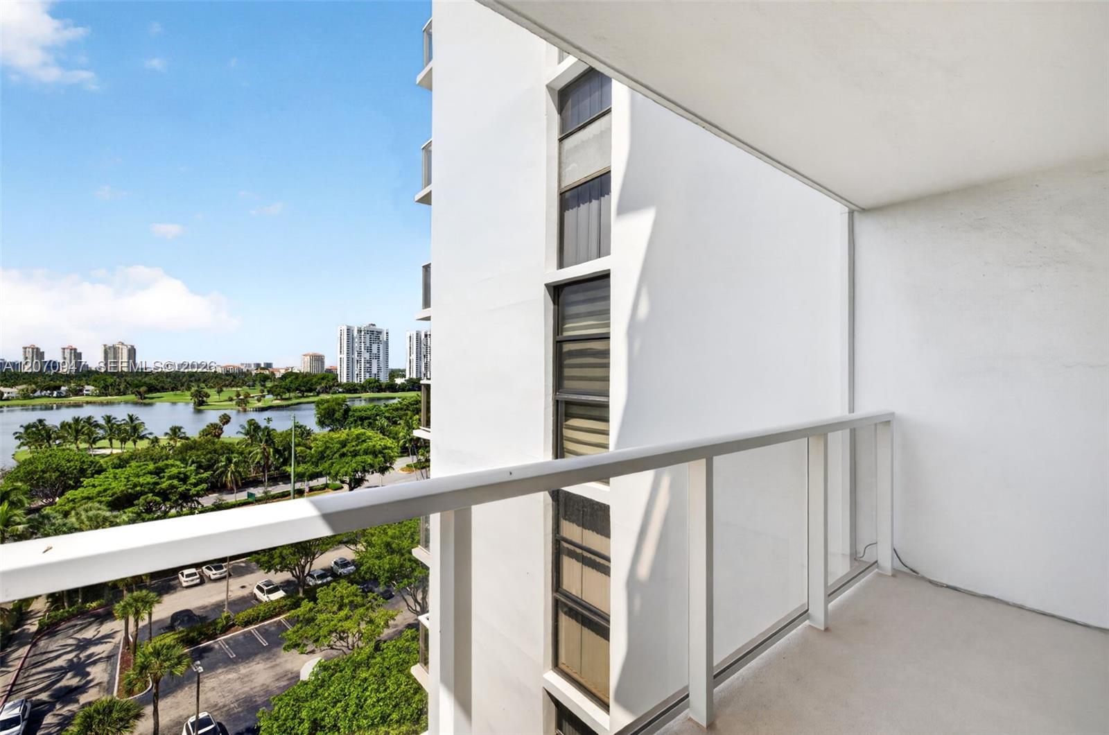 3731 N Country Club Dr # 1023, Aventura FL 33180 photo 4