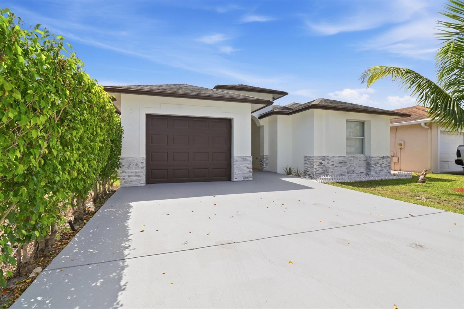 105 Vanessa Street, Palm Springs FL 33461