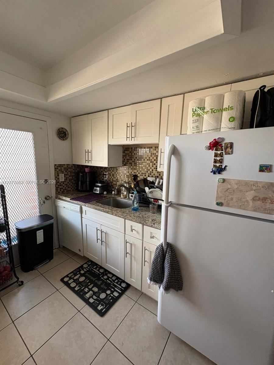 11840 NE 19th Dr # 14, North Miami FL 33181 photo 2