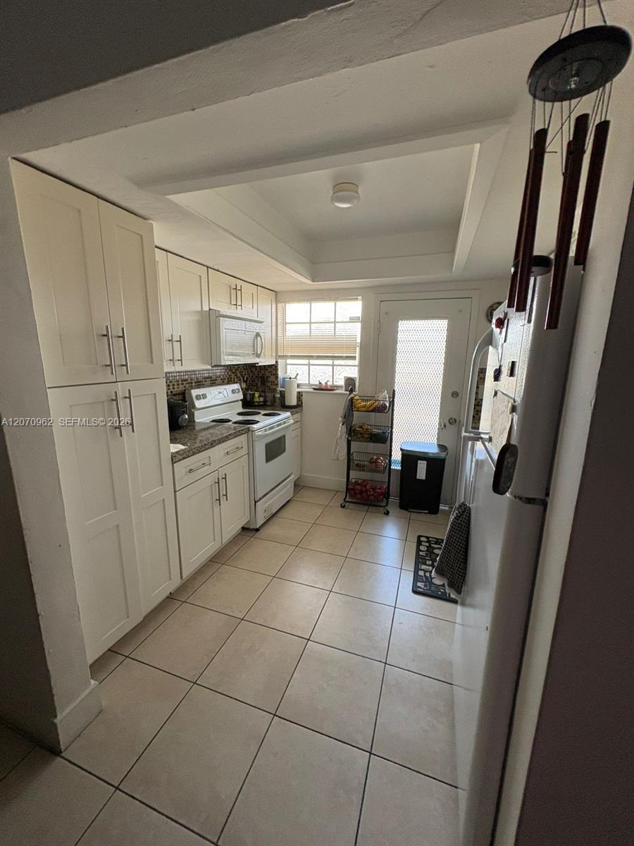 11840 NE 19th Dr # 14, North Miami FL 33181 photo 3