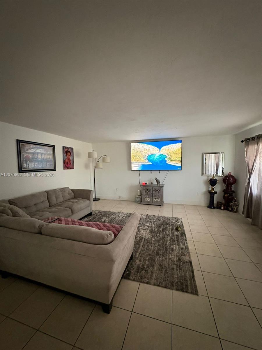 11840 NE 19th Dr # 14, North Miami FL 33181 photo 5
