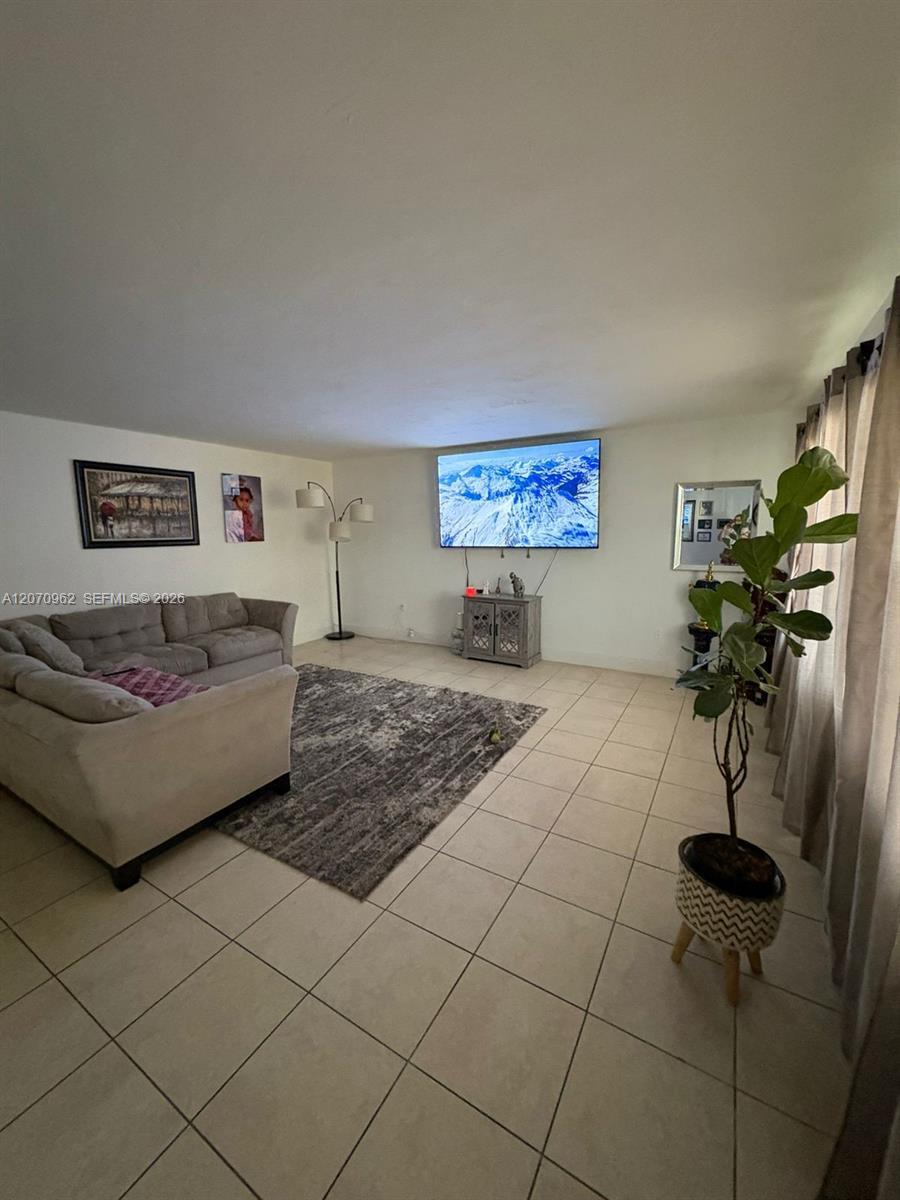 11840 NE 19th Dr # 14, North Miami FL 33181 photo 4