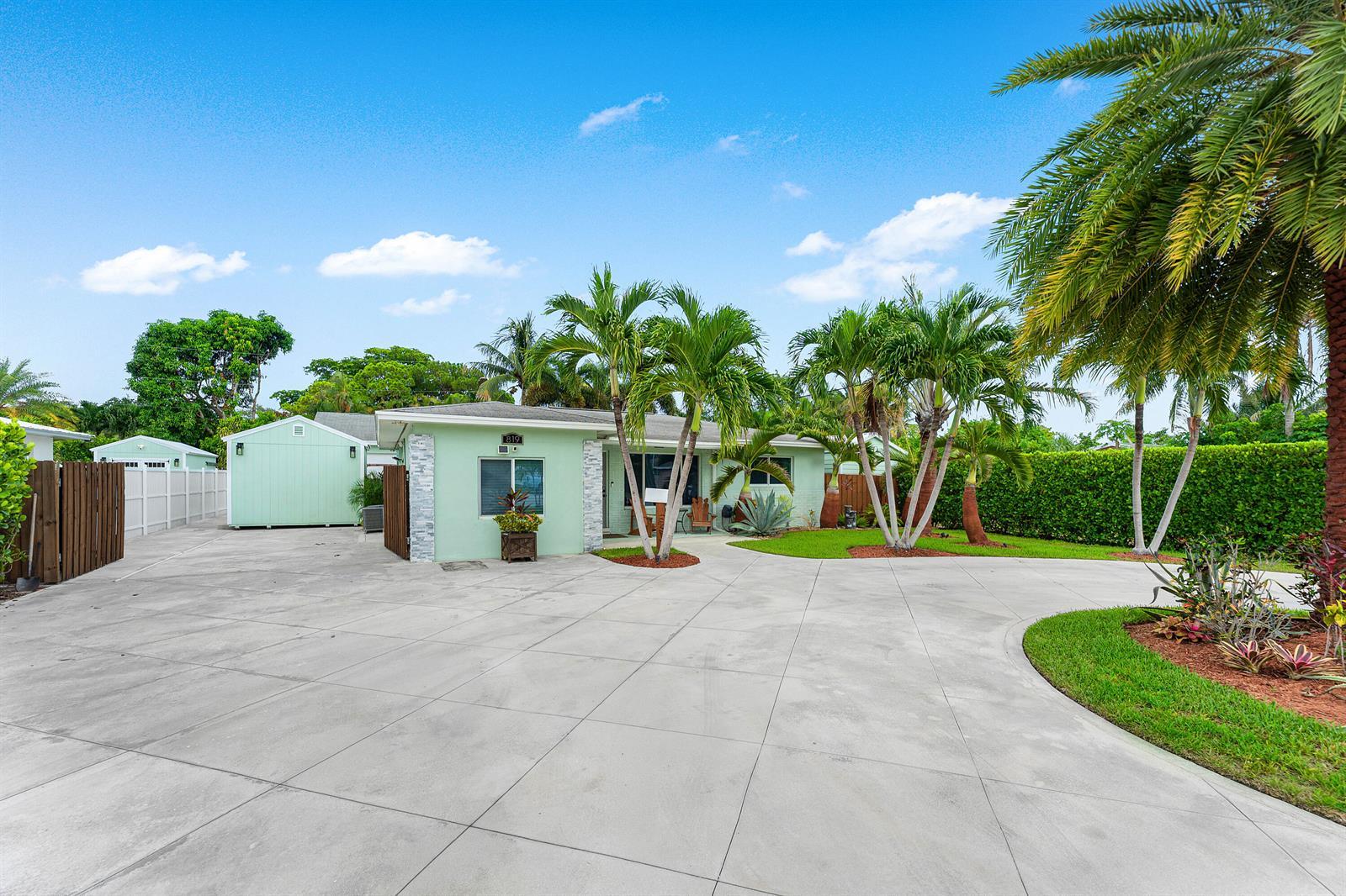 819 6TH Street, Lake Park FL 33403 photo 3
