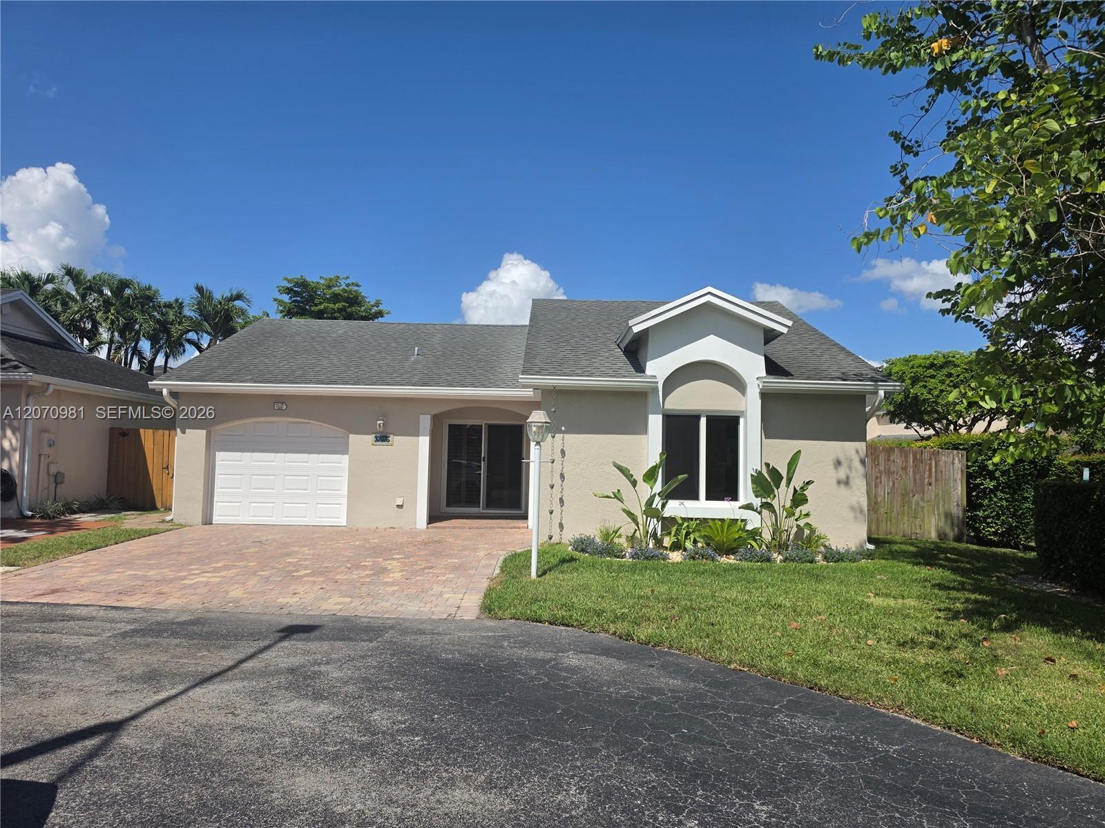 10076 NW 51st Ter, Doral FL 33178