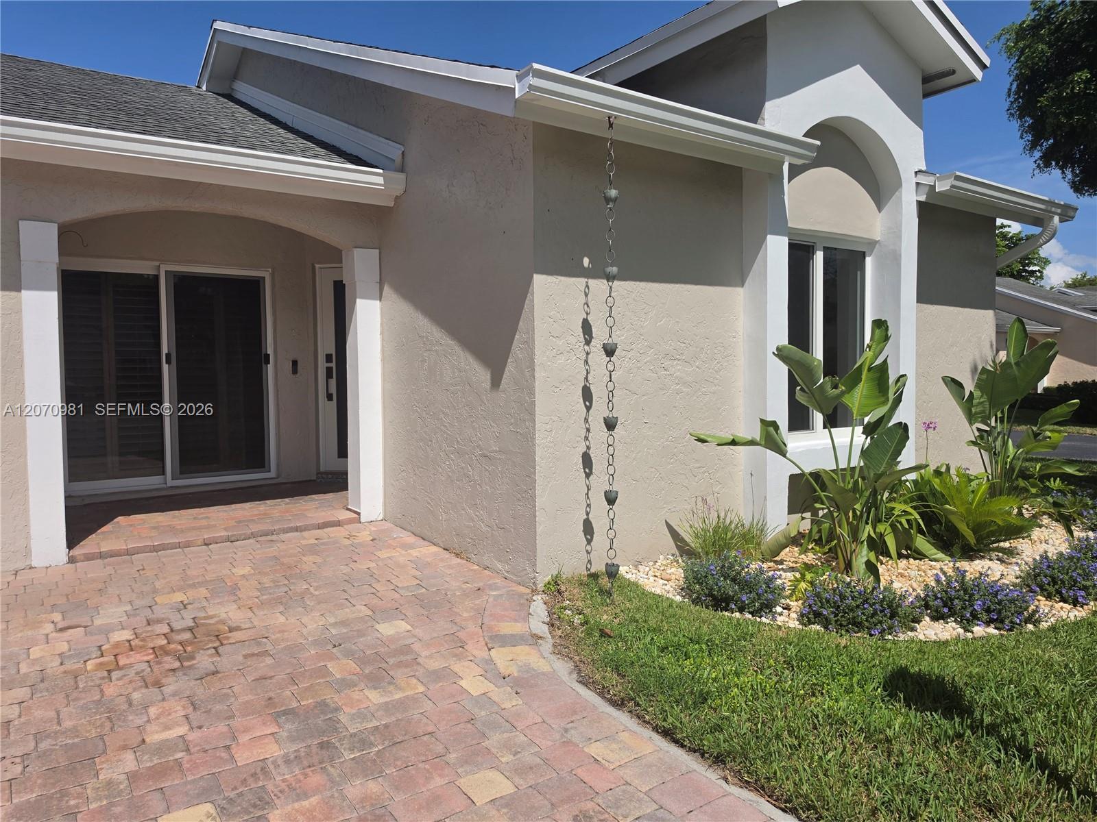 10076 NW 51st Ter, Doral FL 33178 photo 4