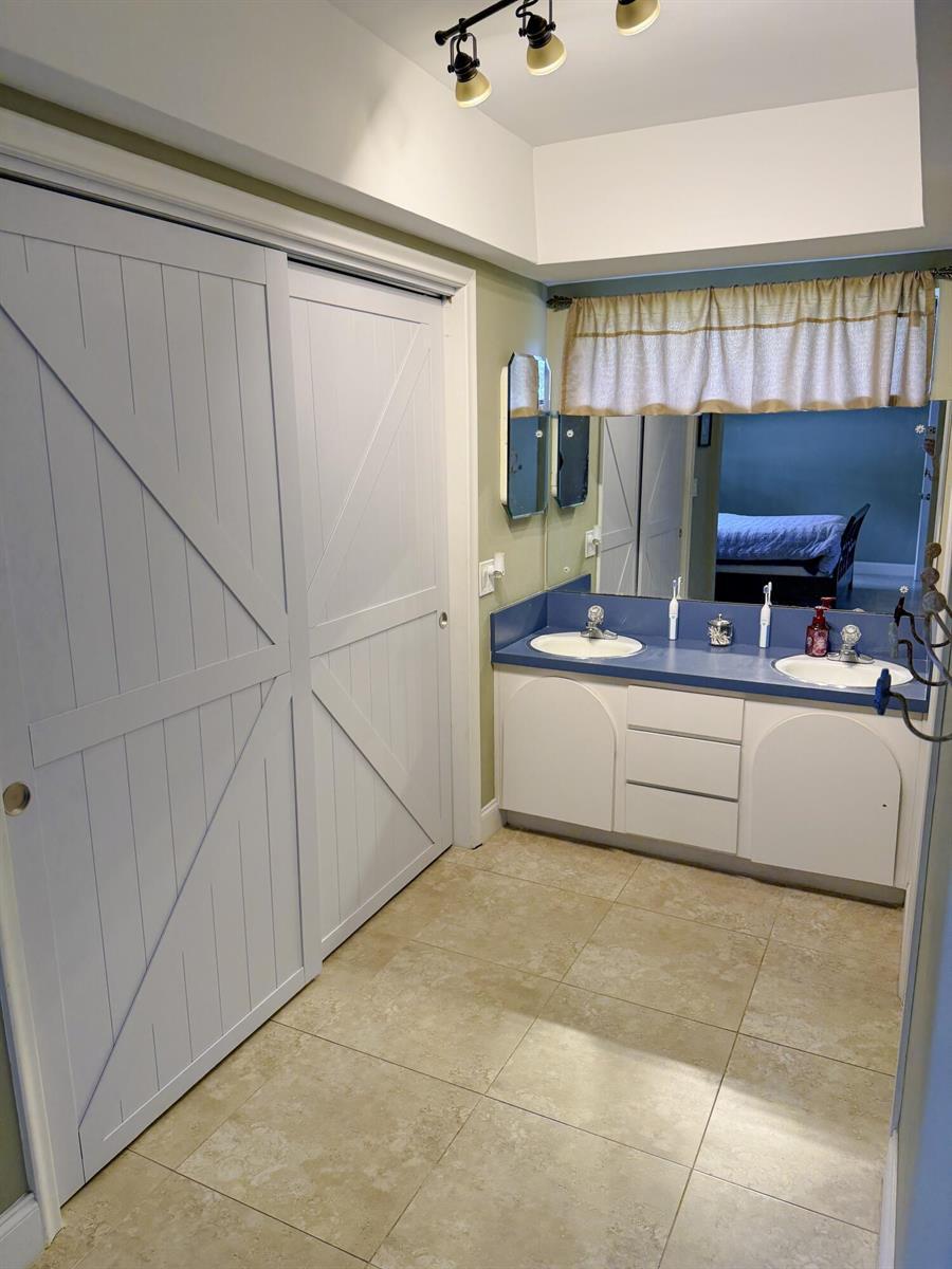 820 NW 73rd Terrace, Plantation FL 33317 photo 5