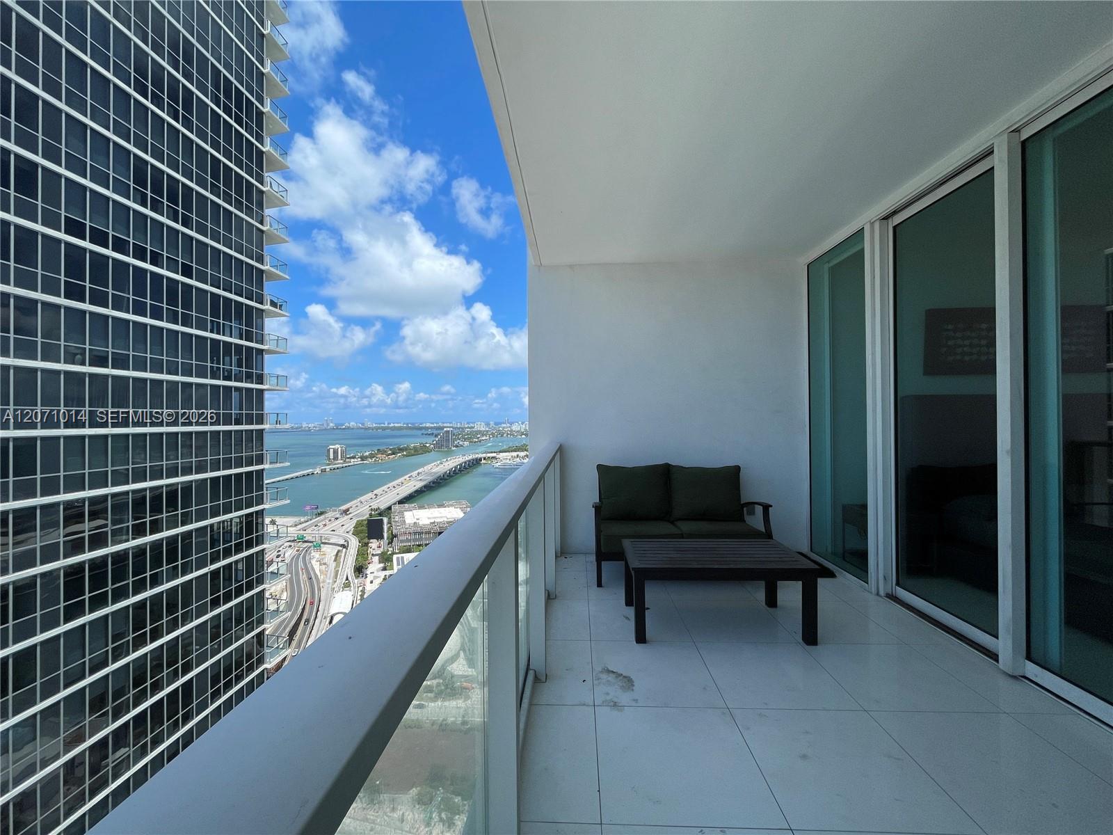 1040 Biscayne Blvd # 3305, Miami FL 33132 photo 2