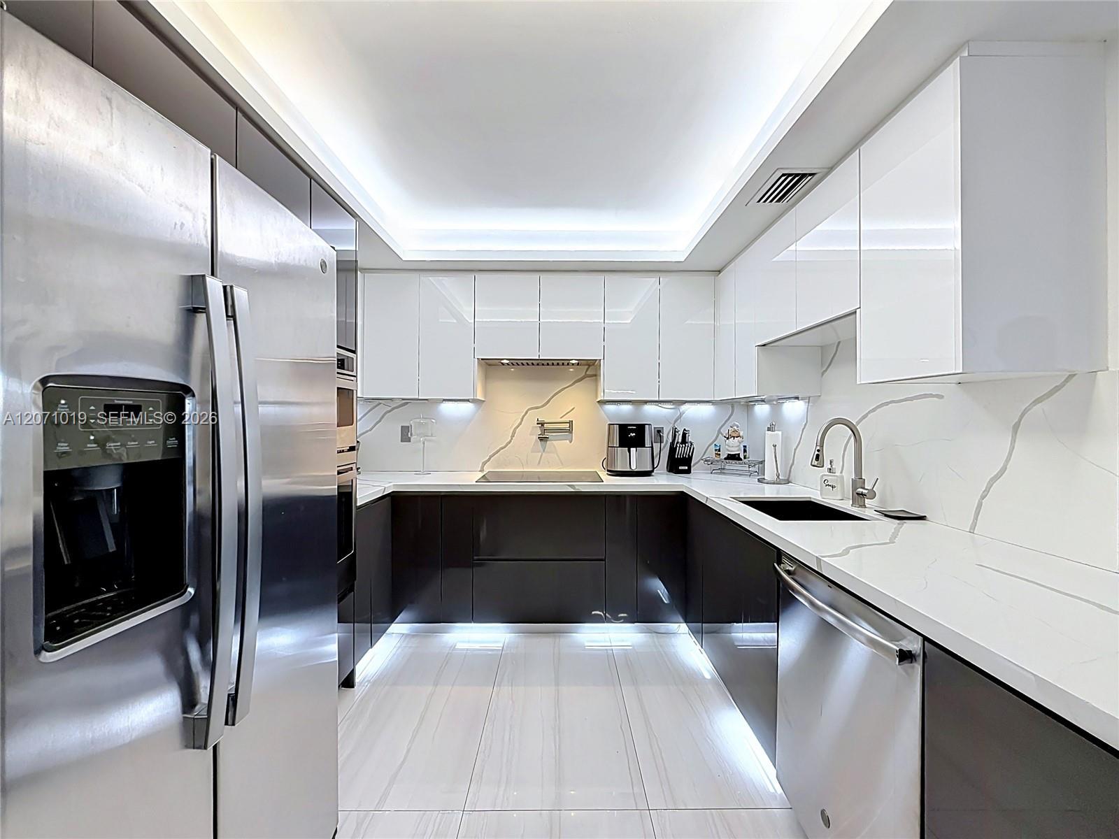 6900 Bay Dr # 11G, Miami Beach FL 33141 photo 2