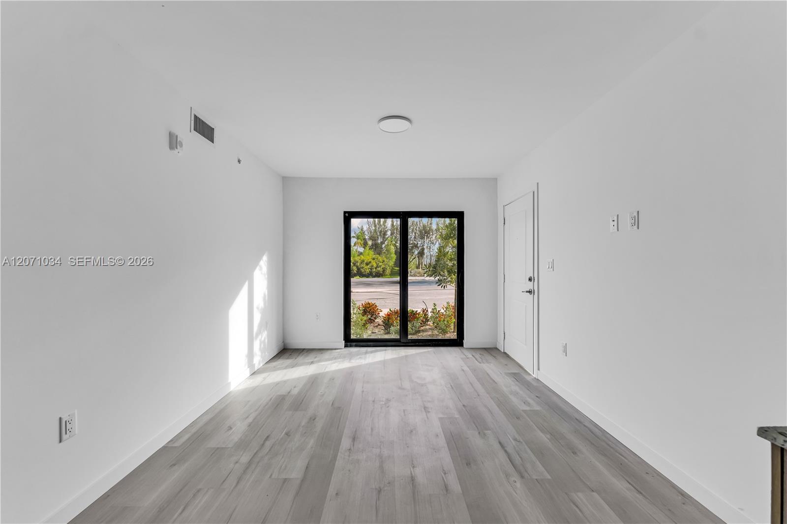 175 NW 160TH ST # 208, North Miami Beach FL 33169 photo 2