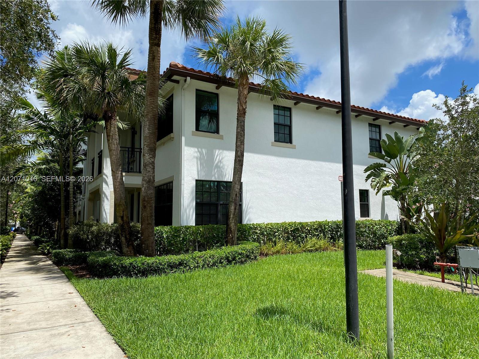 11362 SW 15th St, Pembroke Pines FL 33025 photo 3