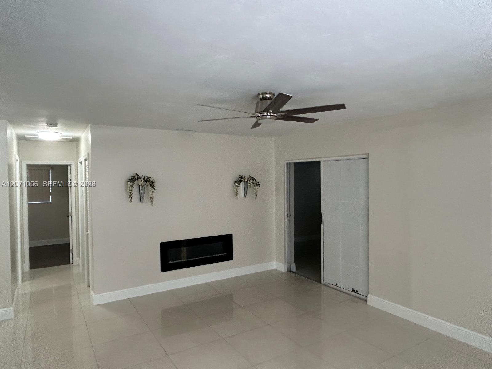 7637 Ramona St, Miramar FL 33023 photo 4