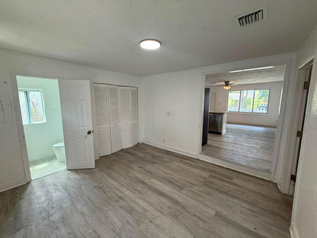 933 30TH Court, West Palm Beach FL 33407 photo 5