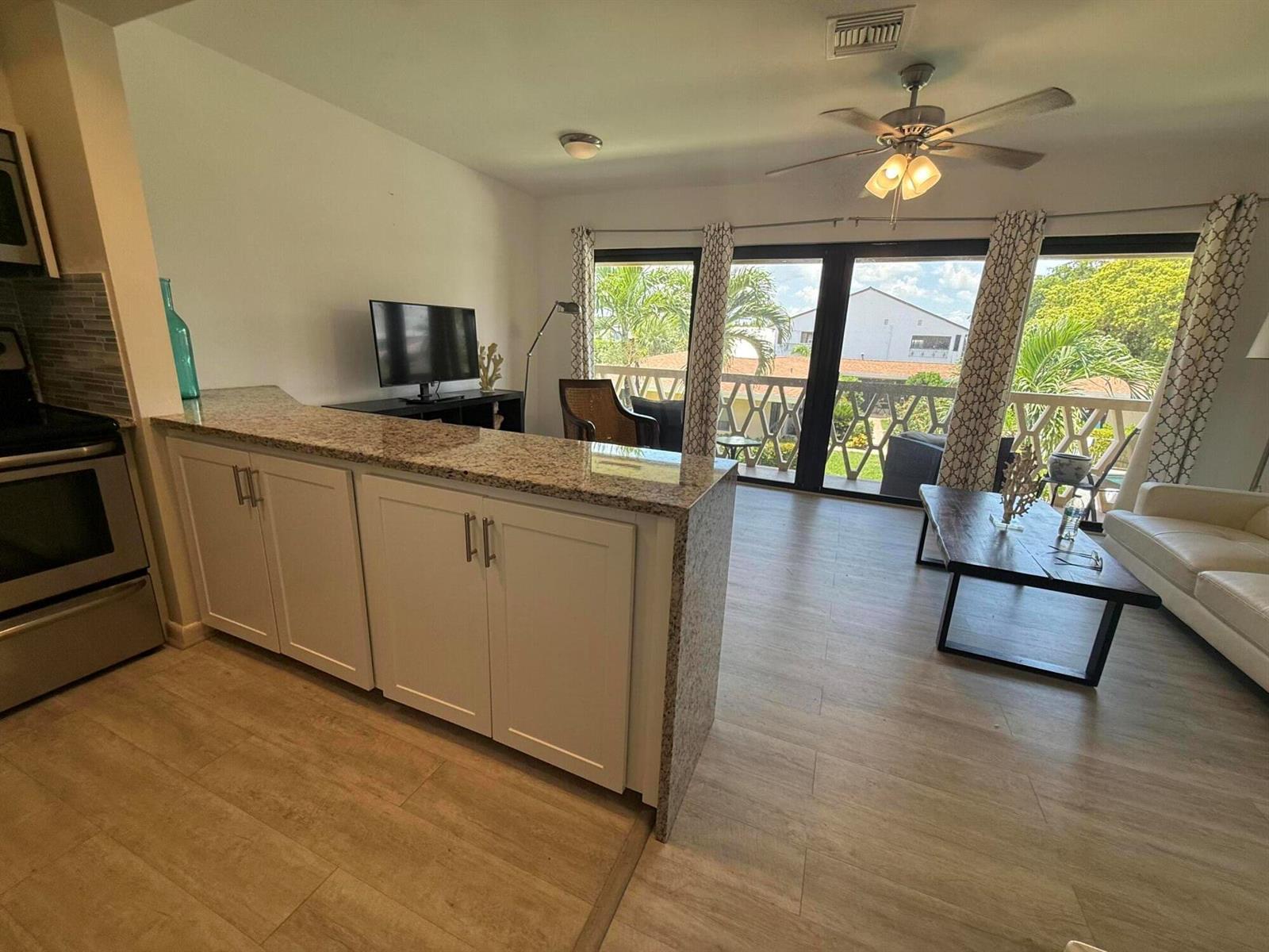3208 SE 11TH Street # 202, Pompano Beach FL 33062 photo 2