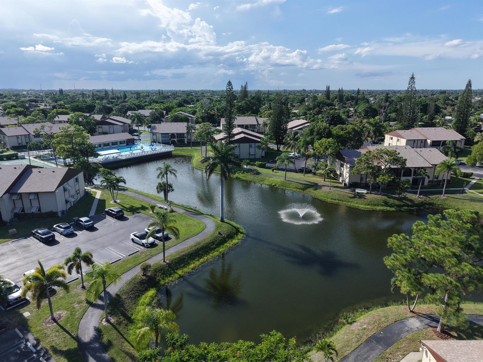309 Pine Ridge Circle # 1, FL 33463 photo 2