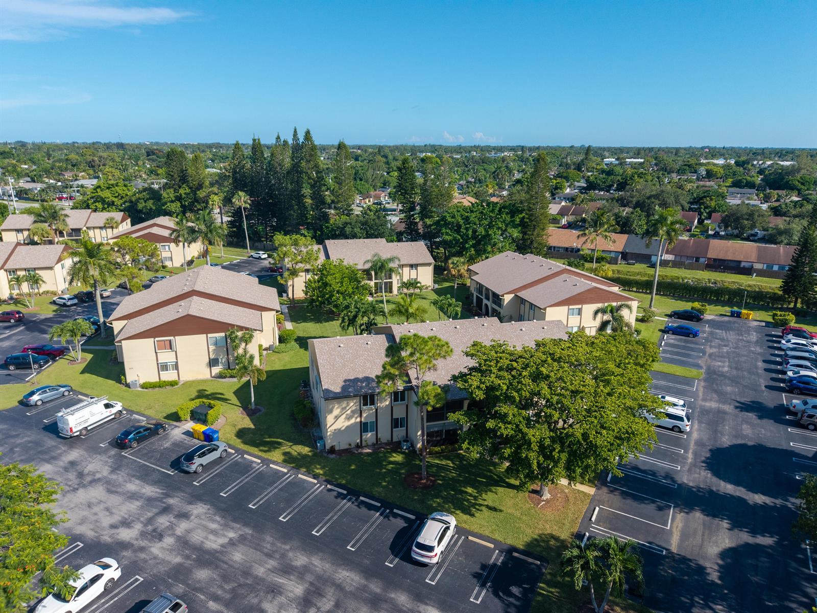 309 Pine Ridge Circle # 1, FL 33463 photo 4