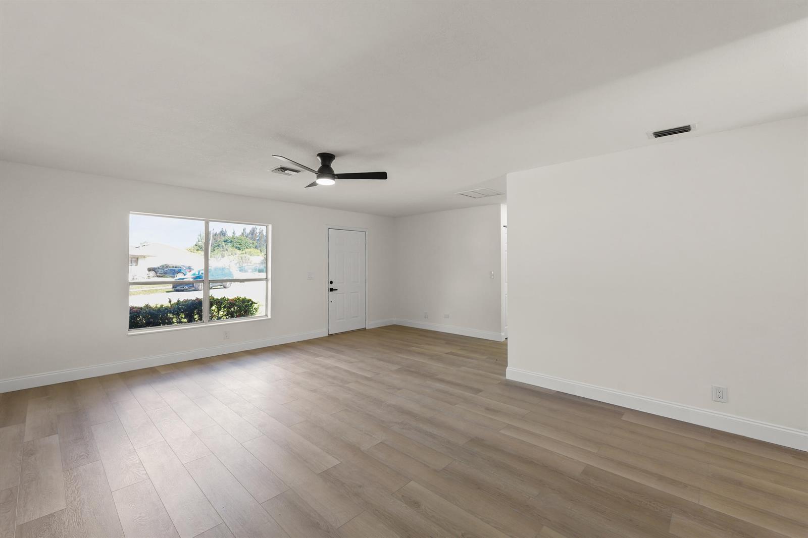 7406 Willow Spring Circle N, Boynton Beach FL 33436 photo 2