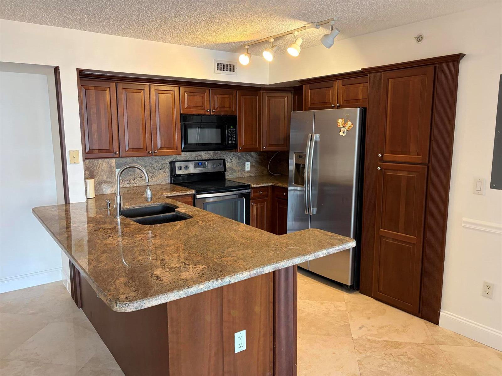1801 N FLAGLER Drive # 821, West Palm Beach FL 33407 photo 4