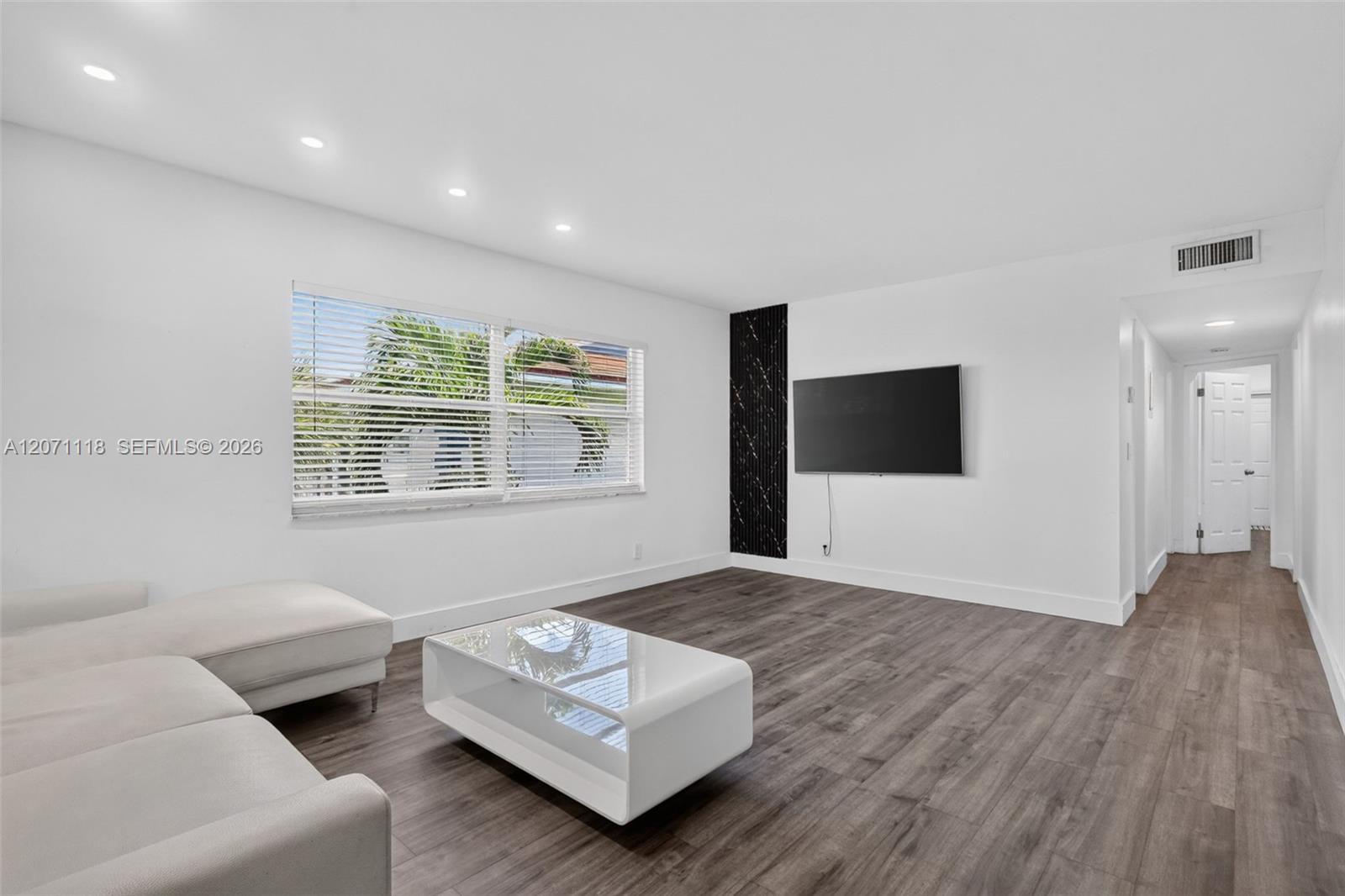 2100 Diana Dr # 310, Hallandale Beach FL 33009 photo 2