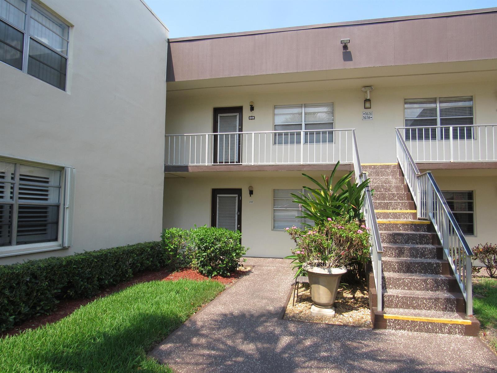 737 Normandy P, Delray Beach FL 33484 photo 4