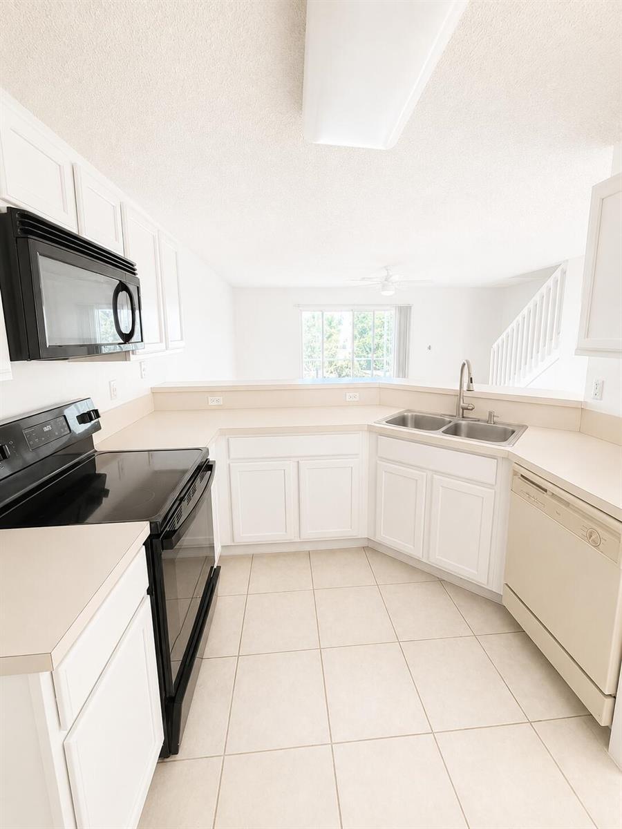 111 FOX MEADOW Run, Jupiter FL 33458 photo 3