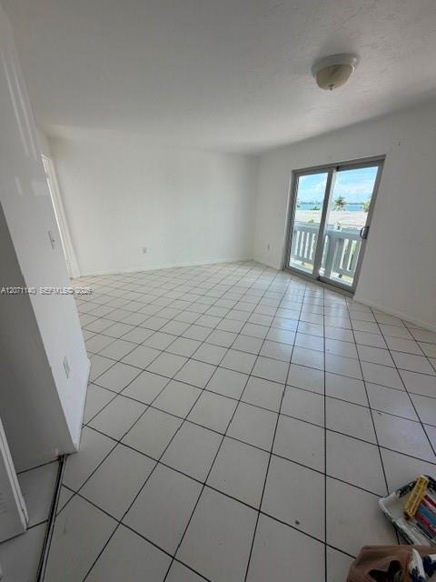 2001 Bay Dr # 301, Miami Beach FL 33141