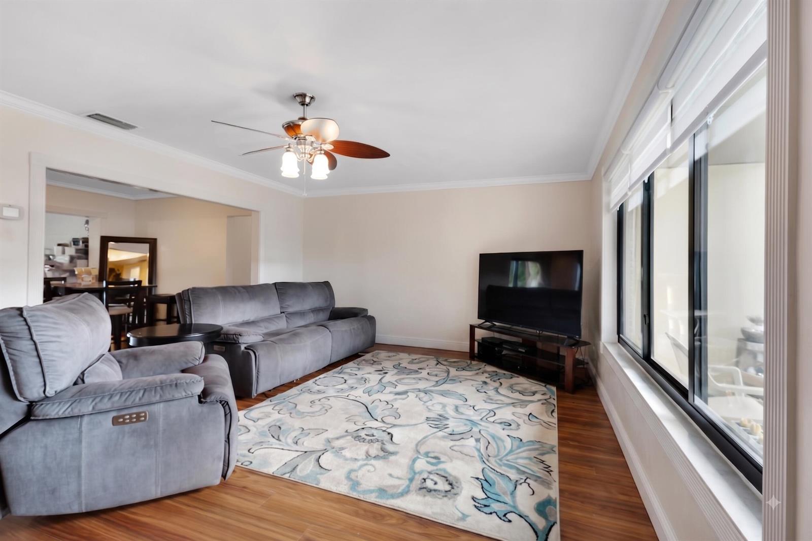 510 NW 93rd Terrace, Pembroke Pines FL 33024 photo 5
