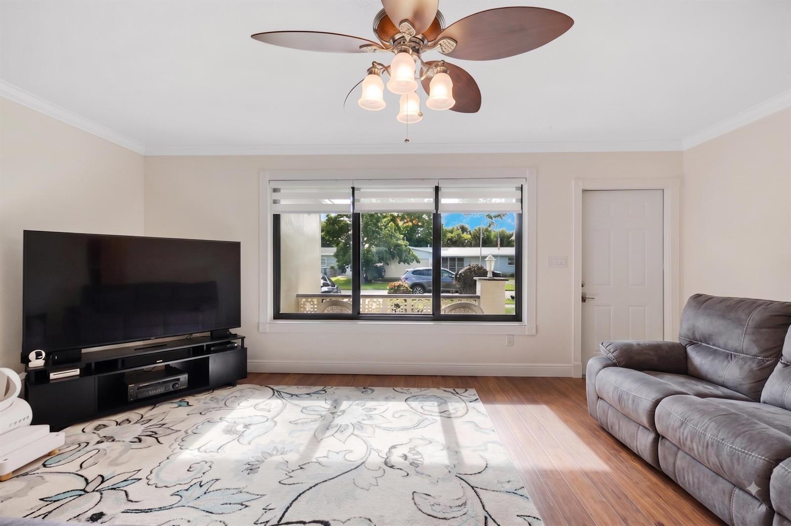 510 NW 93rd Terrace, Pembroke Pines FL 33024 photo 4