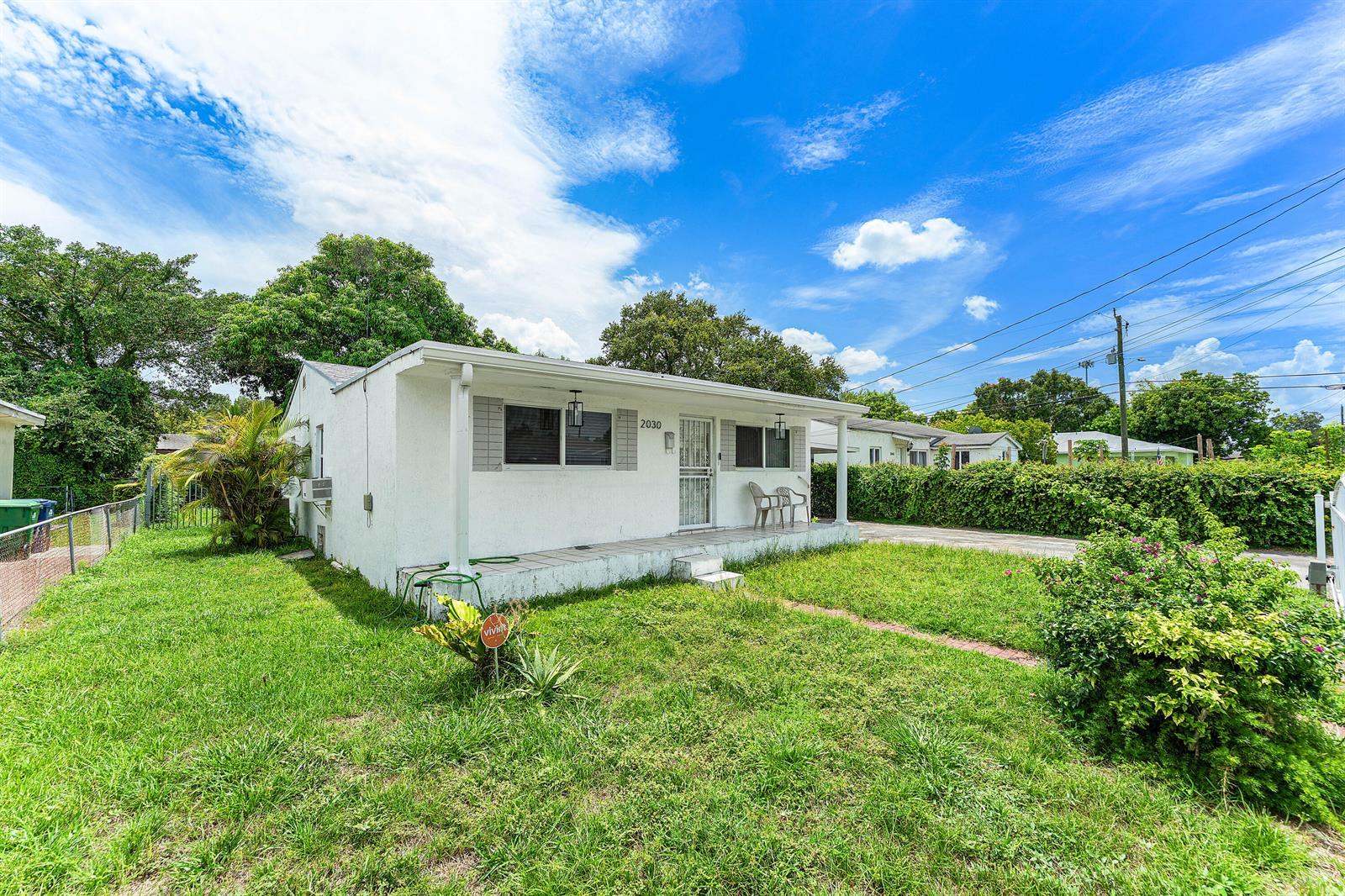 2030 NW 43rd Street, Miami FL 33142 photo 2