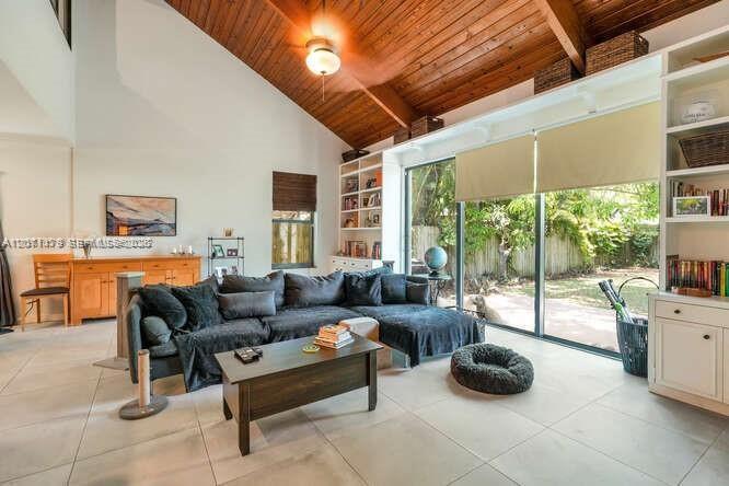2869 W Trade Ave, Miami FL 33133 photo 3