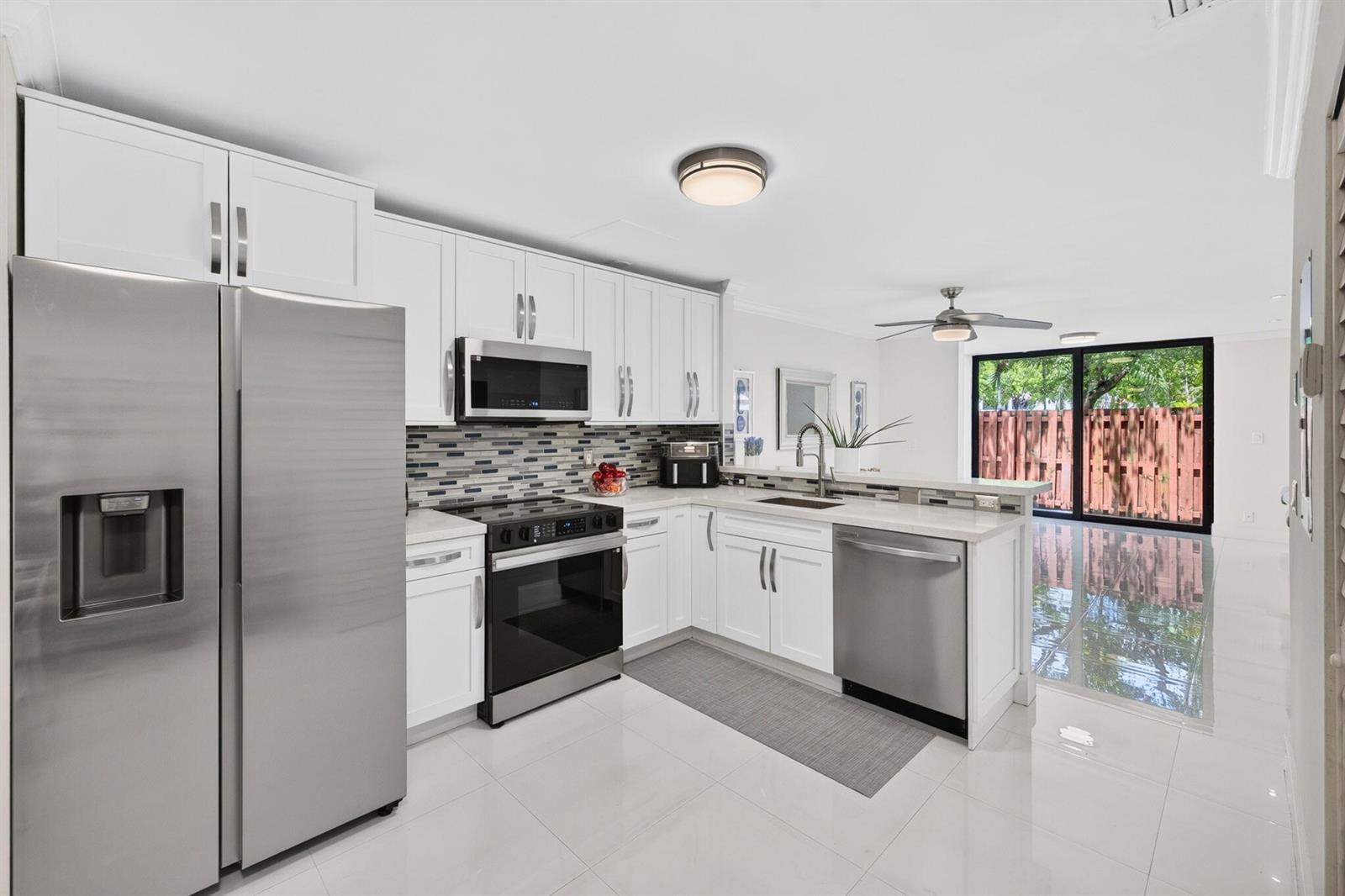 343 IVES DAIRY Road # 06, Miami FL 33179 photo 4