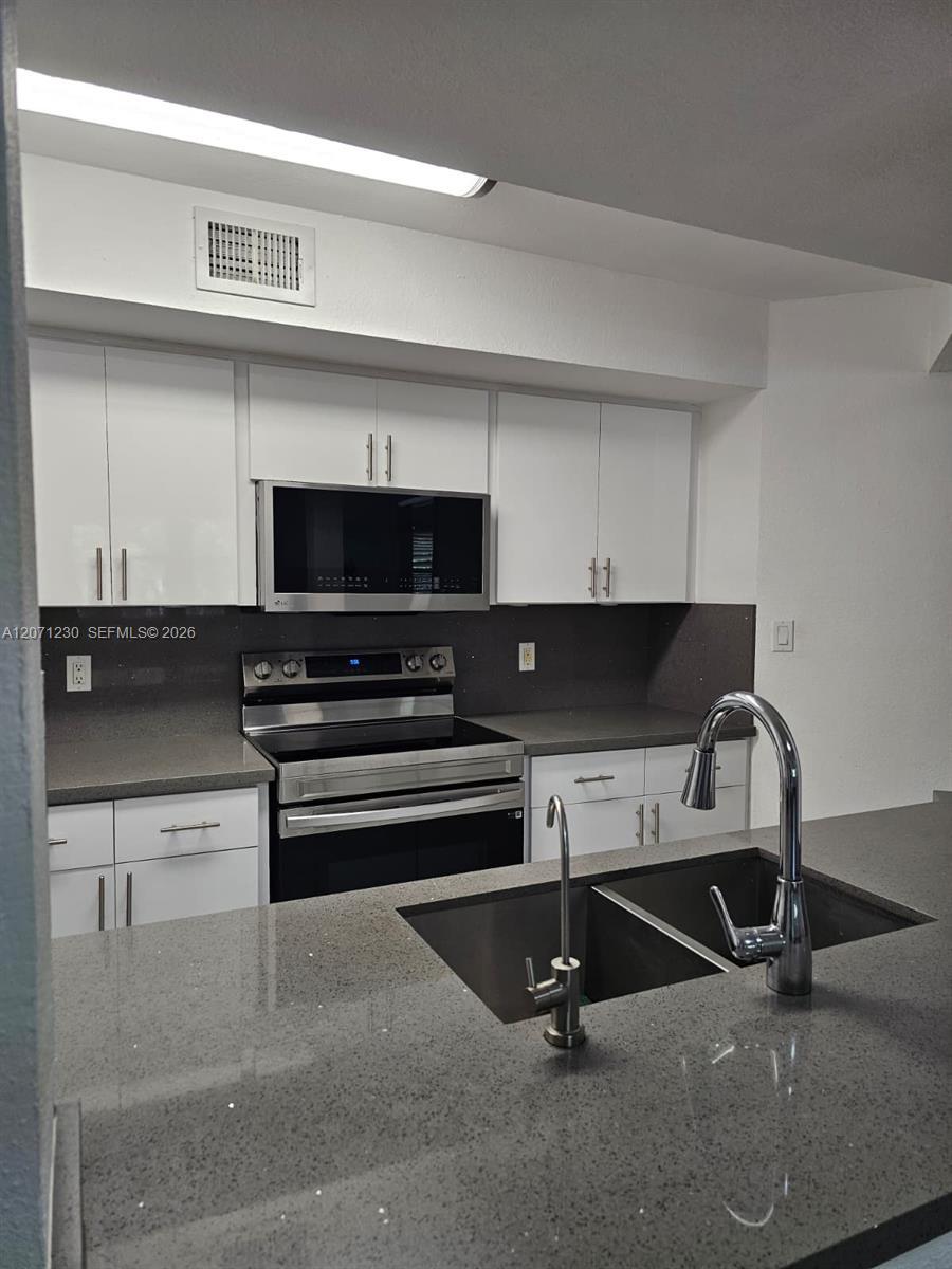 Miami, FL 33196 photo 2