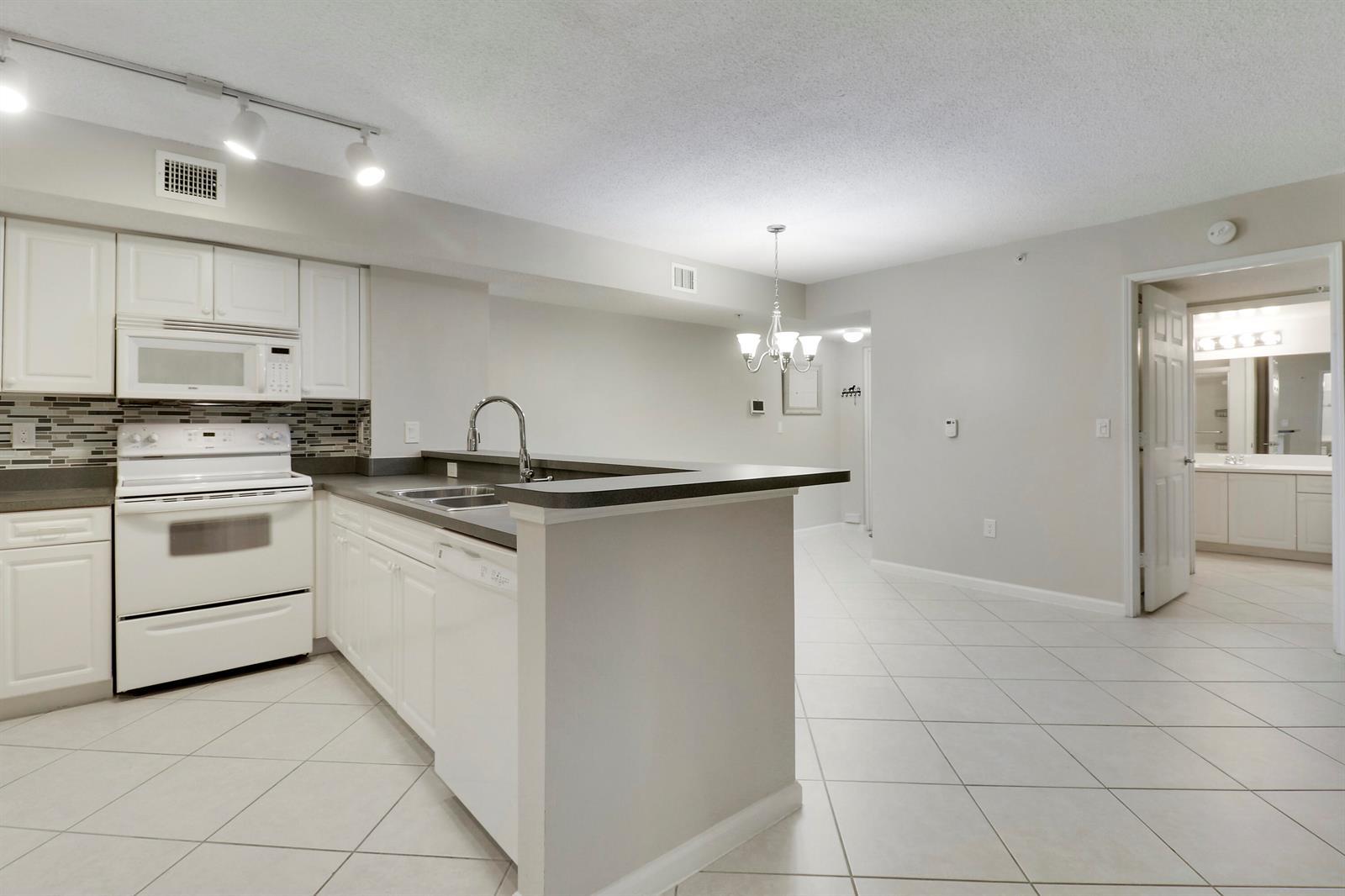236 VILLAGE Boulevard # 1106, Tequesta FL 33469 photo 2